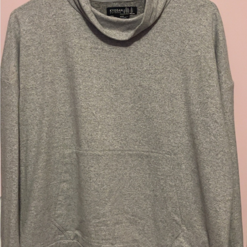 Kyodan women’s Light Gray Turtleneck Pullover Sweater